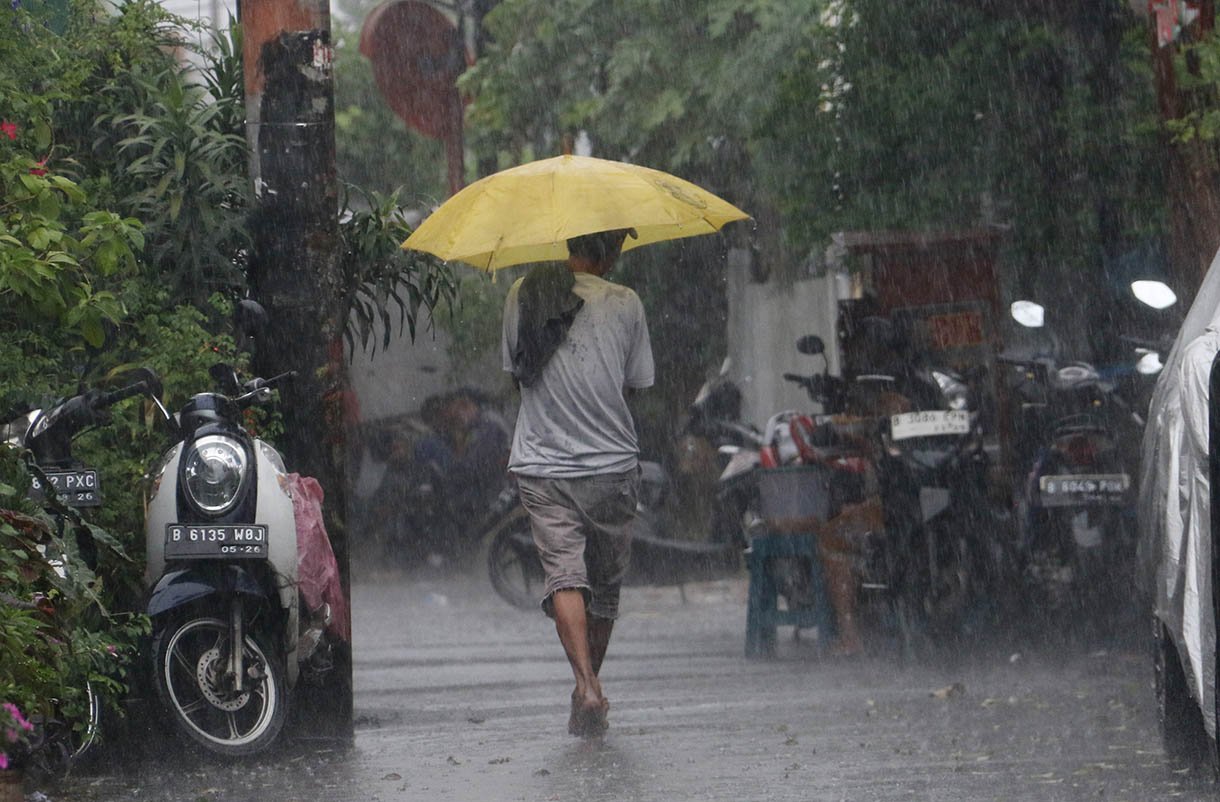 BMKG: Mayoritas Kota Besar di Indonesia Berpotensi Hujan Ringan hingga Sangat Lebat