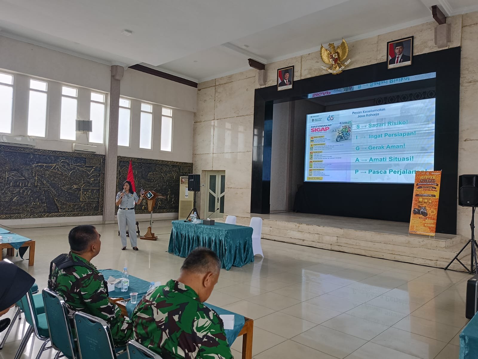 Wujudkan Berkendara Aman, Jasa Raharja Bogor Laksanakan Sosialisasi Safety Riding dan PPGD di Makorem 061/Sk