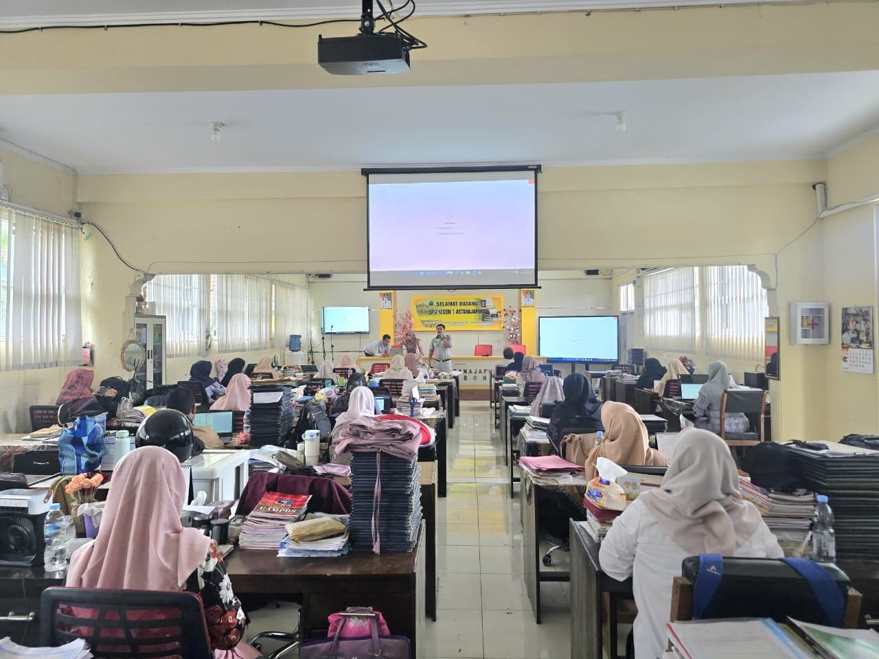 Tingkatkan Kesadaran Keselamatan Lalu Lintas, Jasa Raharja Cabang Cirebon Gelar Pengajar Peduli Keselamatan Lalu Lintas (PPKL) Di SMAN 1 Astanajapura Kab Cirebon