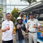 Apresiasi Kepatuhan Masyarakat, Kepala Jasa Raharja Pekalongan Pimpin Aksi Simpatik di Samsat Batang