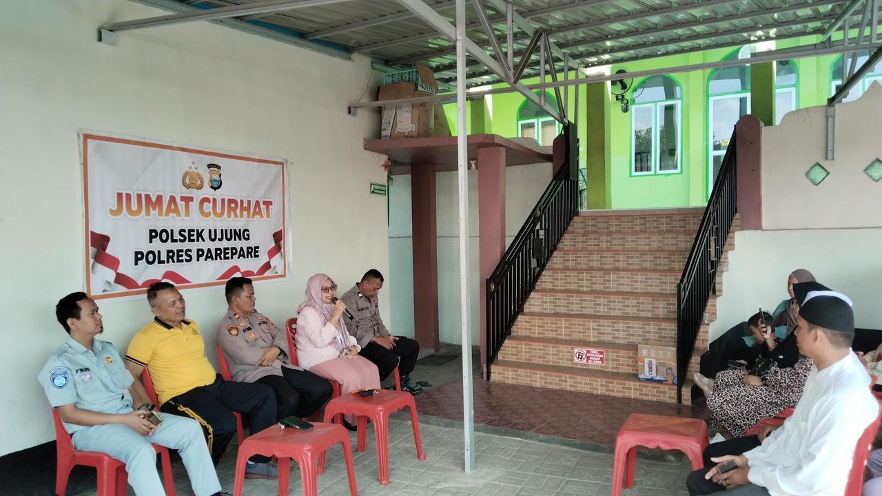 Sinergi Edukasi Keselamatan, Jasa Raharja Cabang Parepare dan Polsek Ujung Gelar “Jumat Curhat” di Kelurahan Lapadde