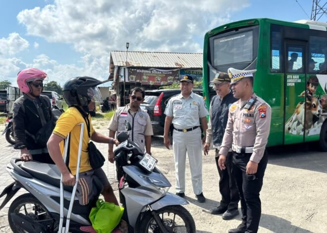 PJ Jasa Raharja Samsat Bangkalan Ikuti Operasi Gabungan dan Edukasi Keselamatan di Jl. Raya Tangkel Kabupaten Bangkalan