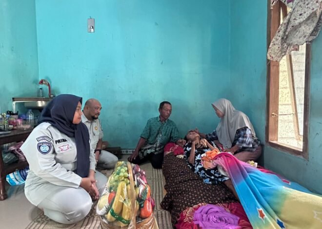 Wujud Kepedulian Negara, Jasa Raharja Lakukan Kunjungan Empati kepada Korban Cacat Tetap Laka Lantas di Ponjong 
