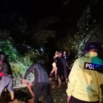 Longsor Tutup Jalur Banjarwangi-Singajaya, Petugas Bergerak Cepat Tangani di Garut