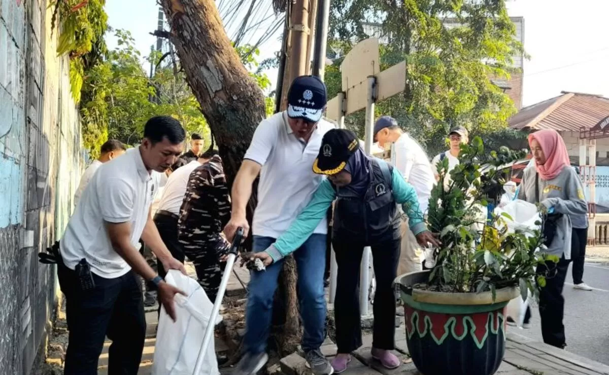 Hanif Faisol Nurofiq Tekankan Pilah Sampah dari Sumber demi Target 2026