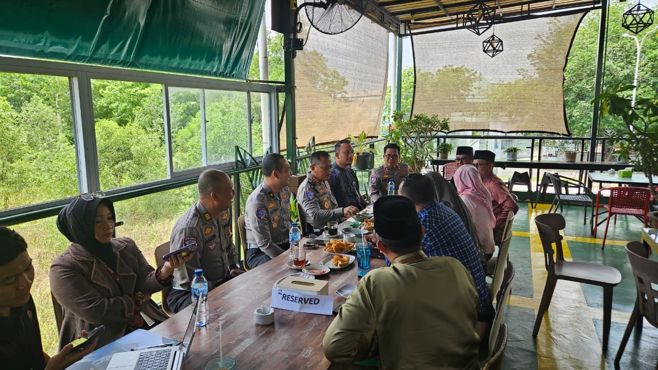 Jasa Raharja Kepri dan Mitra FKLL Gelar Bincang Santai Keselamatan di Titik Rawan Laka Kota Batam