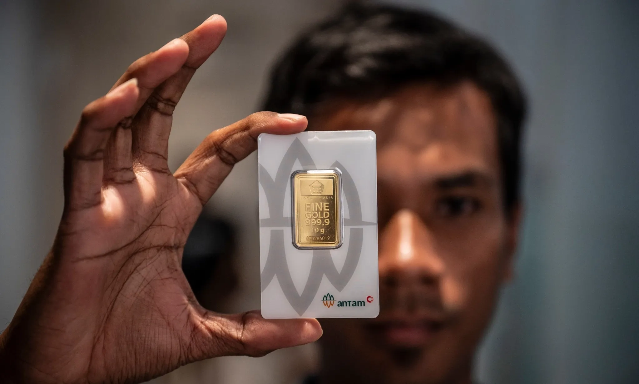 Update Harga Emas Antam 13 April 2026: Turun Tajam, Buyback Ikut Melemah