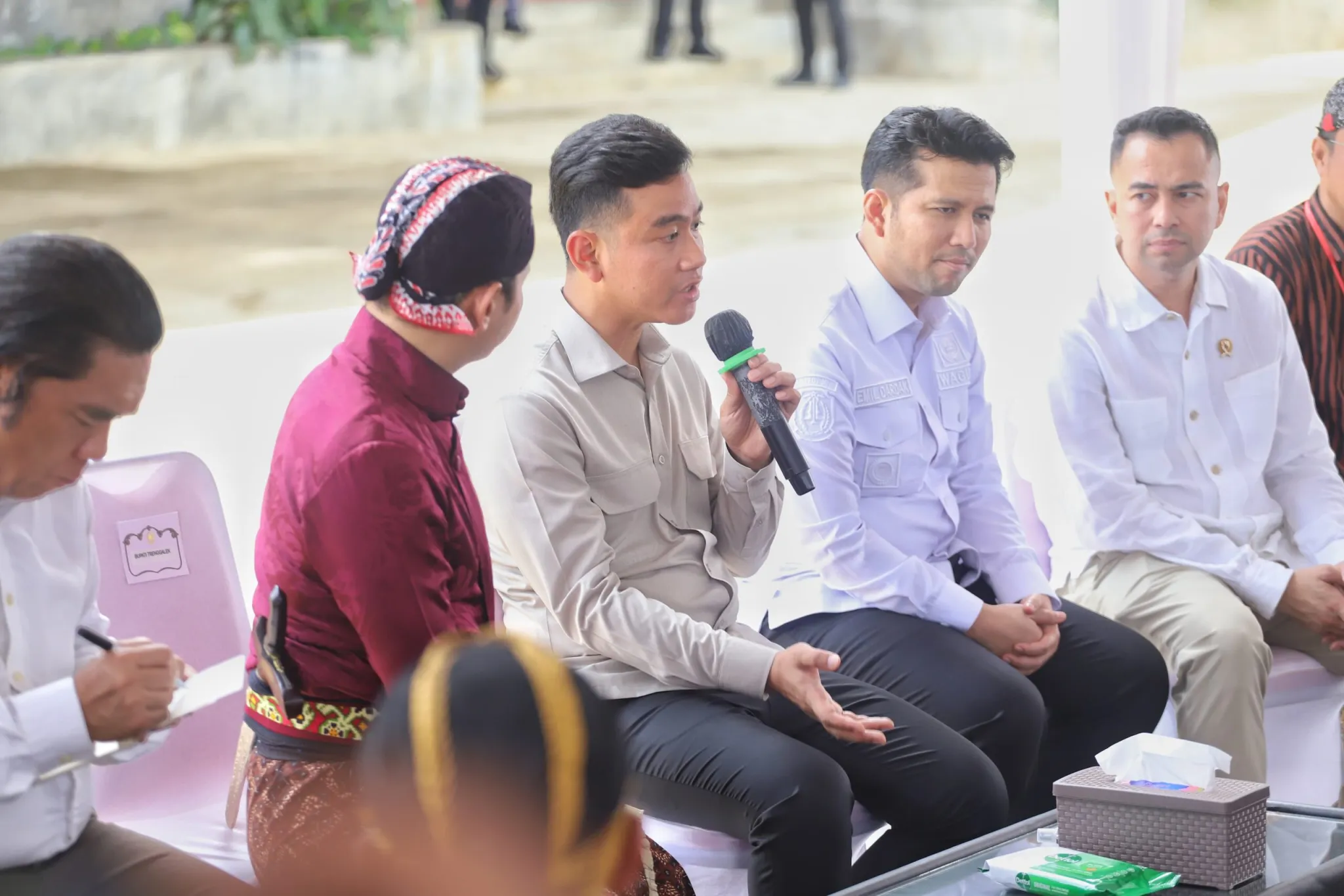 Dari Bendungan hingga Jalan, Gibran Janji Tindak Lanjuti Keluhan Warga Trenggalek