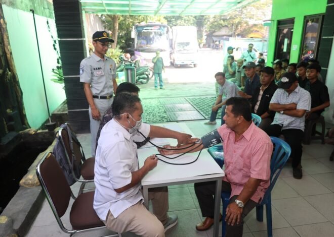 Dukung Transportasi Aman, Jasa Raharja Berikan Pemeriksaan Kesehatan Gratis bagi Kru PO Eddy Transport Raya