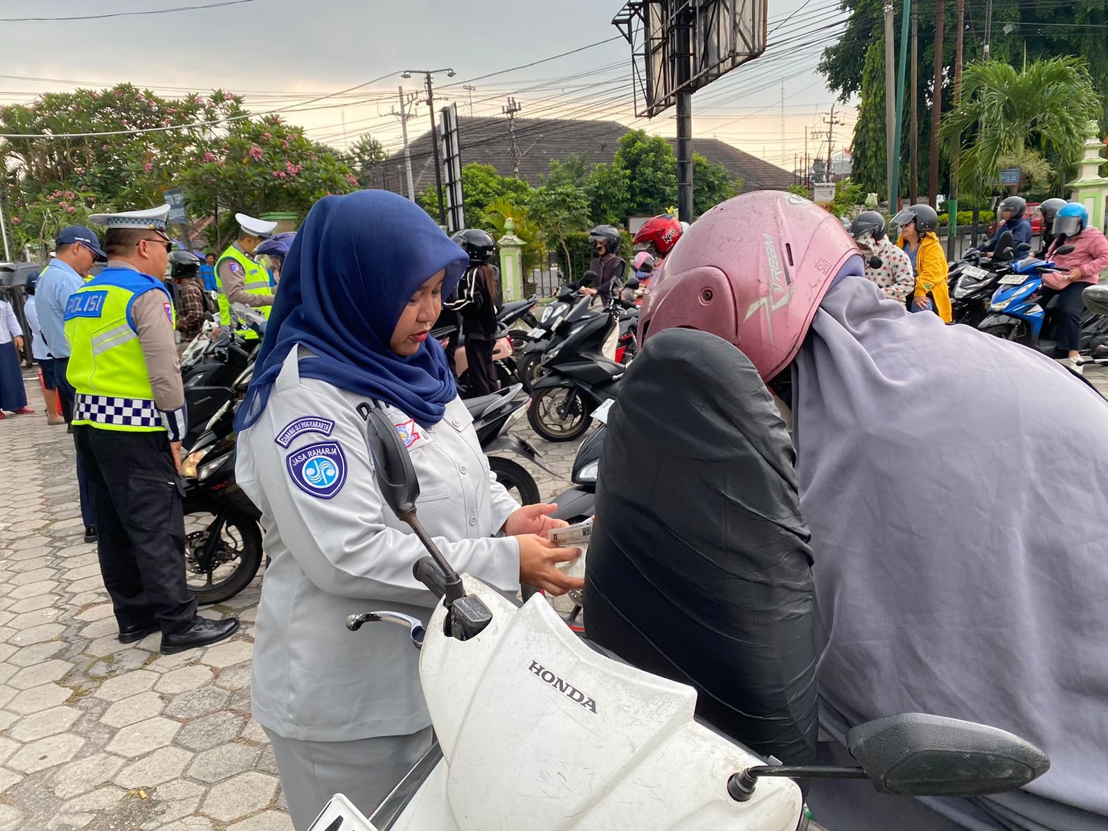 Tingkatkan Kepatuhan Wajib Pajak, Tim Pembina Samsat Kota Yogyakarta Gelar Operasi Patuh Pajak 2026