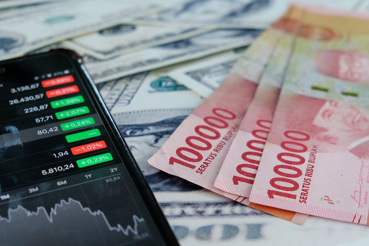 Rupiah Dibuka Menguat, Sentuh Level Rp17.390 per Dolar AS