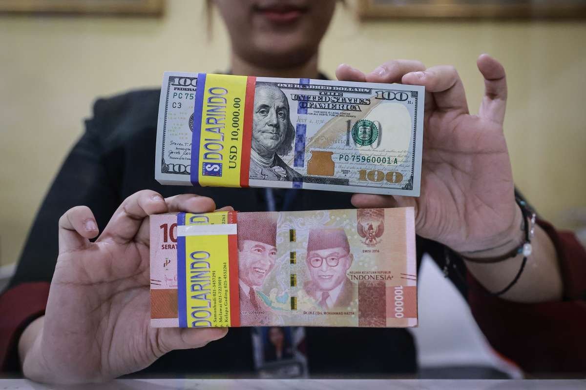 Rupiah Dibuka Melemah, Terkoreksi ke Rp17.405 per Dolar AS