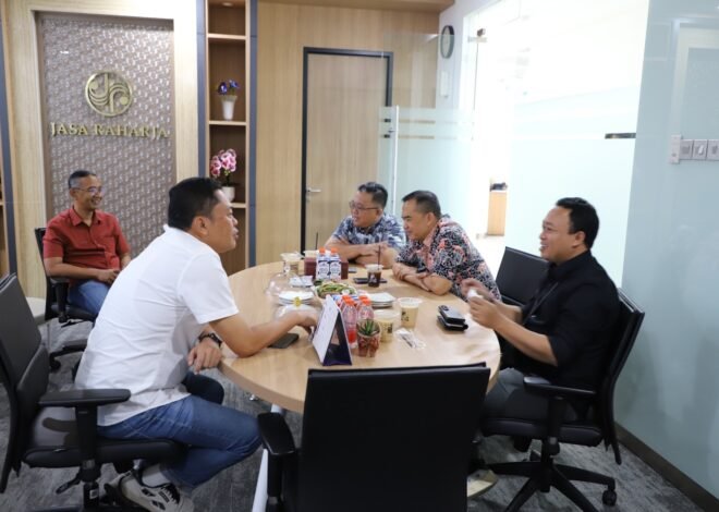 Jasa Raharja Kanwil Jawa Barat Terima Kunjungan Kepala Bapenda Jawa Barat Bahas Program Kerja Samsat serta Langkah Strategis Peningkatan Pelayanan Masyarakat 