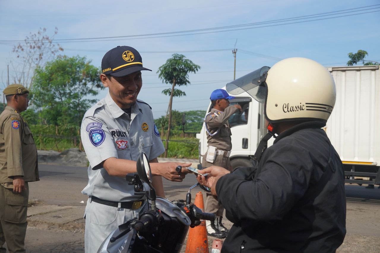 Jasa Raharja Purwakarta Dukung Operasi Pemeriksaan Pajak Kendaraan Bermotor di Dawuan Subang