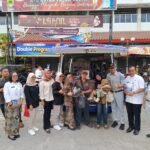 Tim Pembina Samsat Sukoharjo Sasar Pasar Tawangsari, Apresiasi Wajib Pajak Patuh dengan Souvenir. 