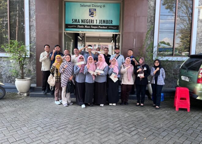 Tingkatkan Kesadaran Pajak Sejak Dini, Sinergi Tim Pembina Samsat Jember Hadirkan Layanan Samsat Keliling di SMAN 1 Jember