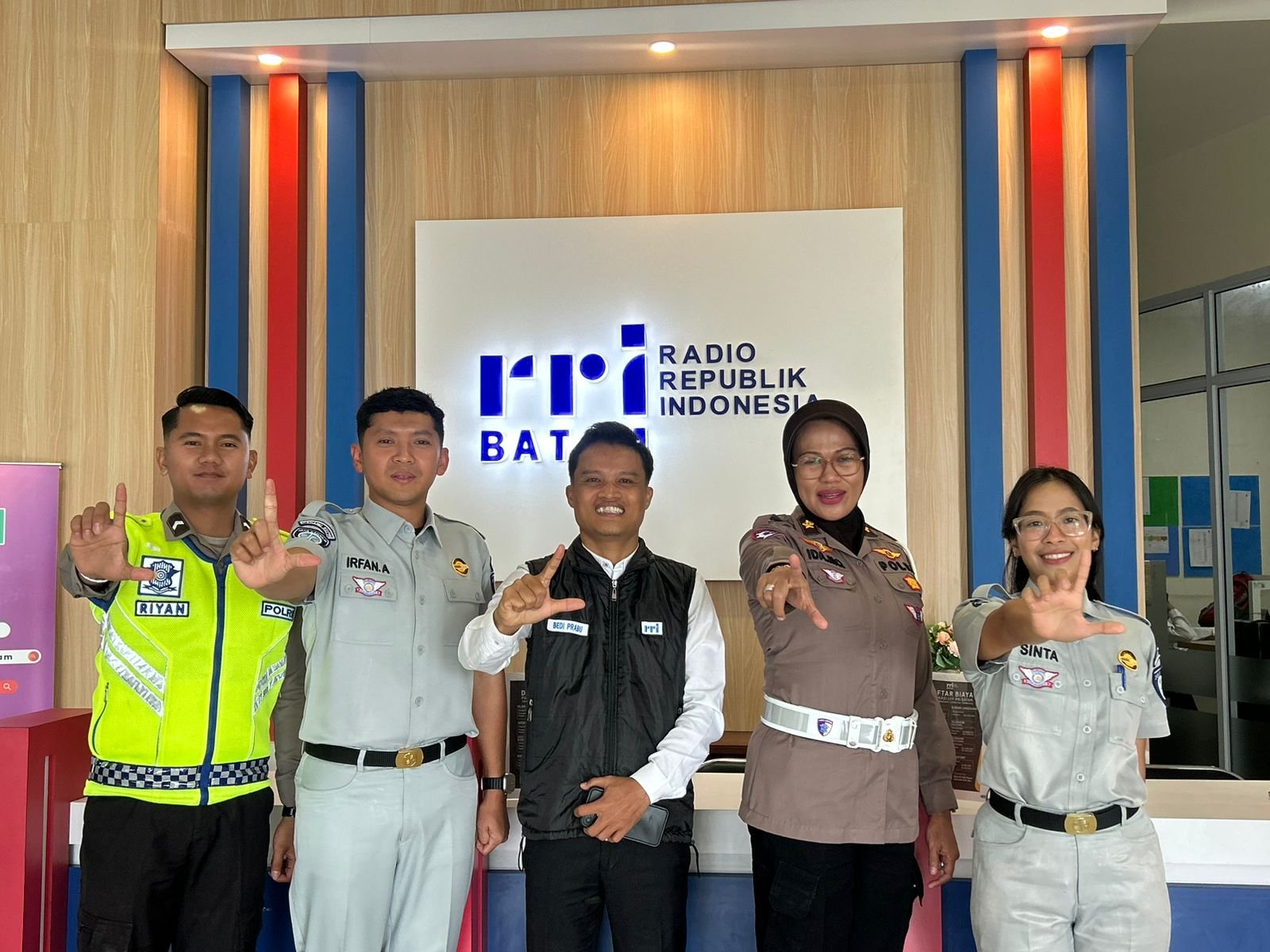 RRI Gelar Dialog Interaktif Keselamatan Berlalu Lintas dan Fitur Lapor Laka JRKu bersama Ditlantas Polda dan Jasa Raharja Kepri