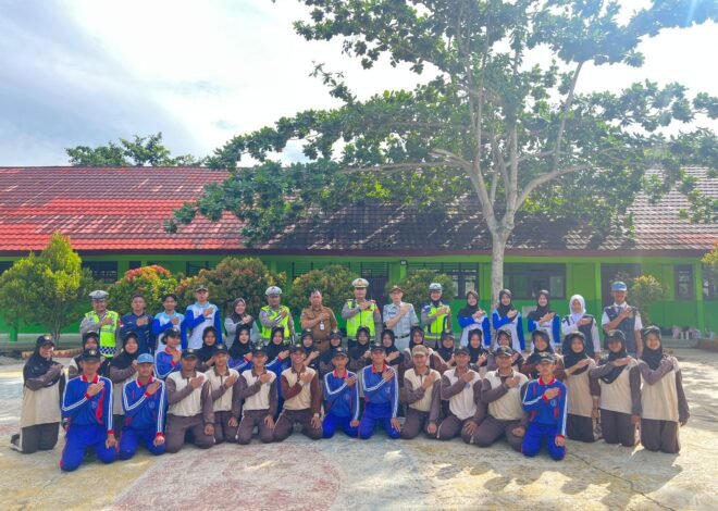 FLLAJ Way Kanan Edukasi Pelajar SMAN 1 Kasui tentang Keselamatan dan Penanganan Kecelakaan Lalu Lintas