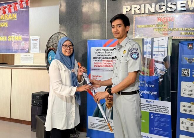 Samsat Pringsewu Berikan Souvenir kepada Wajib Pajak dalam Program Keringanan Pajak 2026