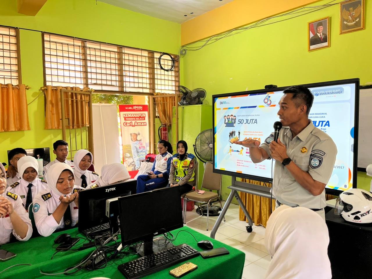 Tanamkan Kesadaran Sejak Dini, Jasa Raharja Gowa Edukasi Pelajar SMPN 1 Sungguminasa