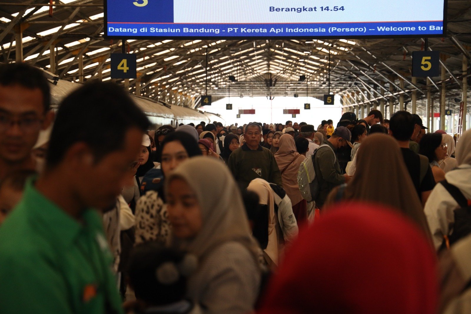 Okupansi Capai 73 Persen, Diskon Tiket Kereta Daop 2 Bandung Diserbu Penumpang