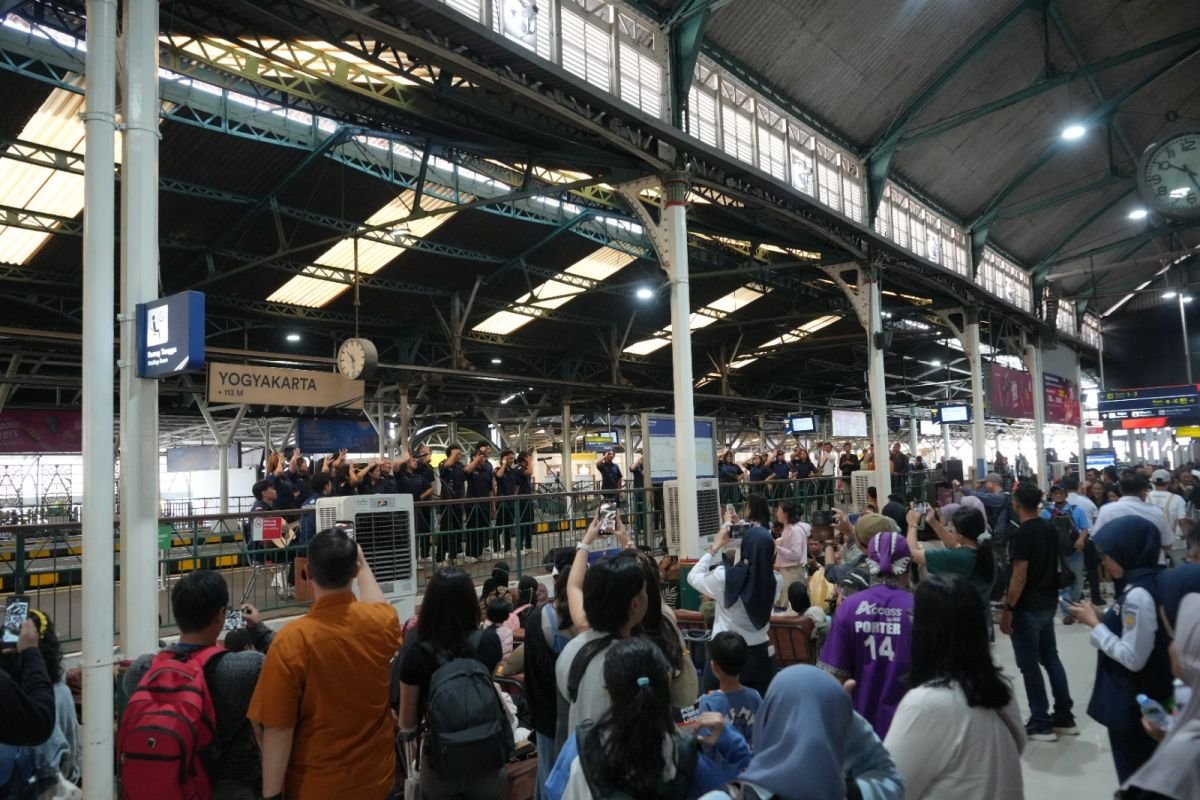 KAI Catat Puncak Arus Penumpang 236 Ribu Orang pada Akhir Libur Panjang