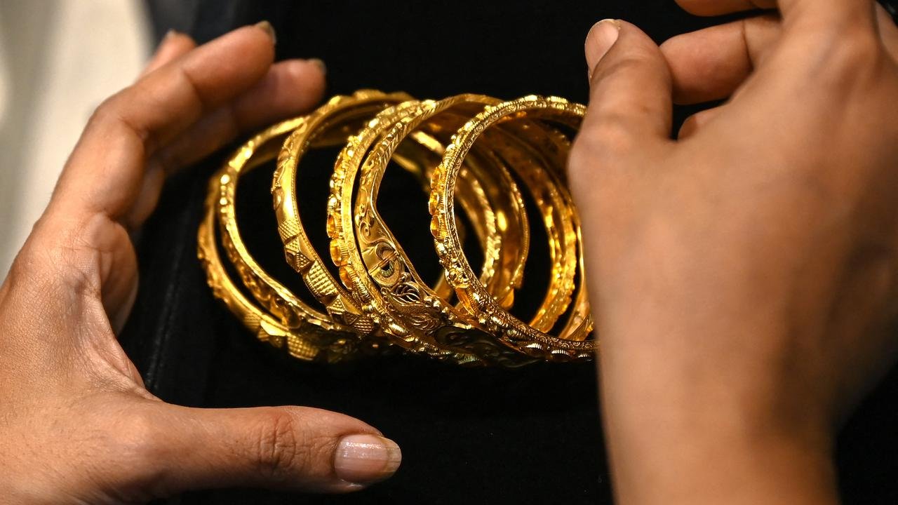 Harga Emas Perhiasan Beragam, Emas 24 Karat Dijual Mulai Rp2,28 Juta per Gram
