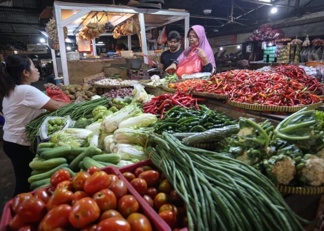 Update PIHPS: Harga Telur Ayam Rp29.550 per Kg, Cabai Merah Besar Rp57.100 per Kg