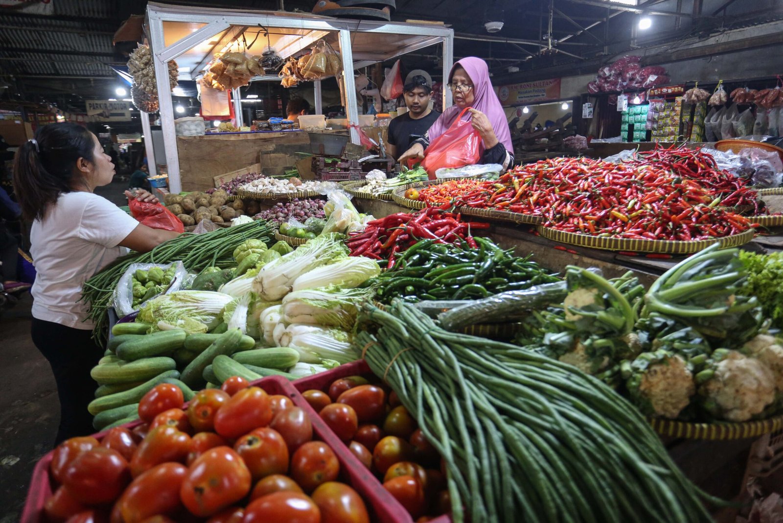 Update PIHPS: Harga Telur Ayam Rp29.550 per Kg, Cabai Merah Besar Rp57.100 per Kg