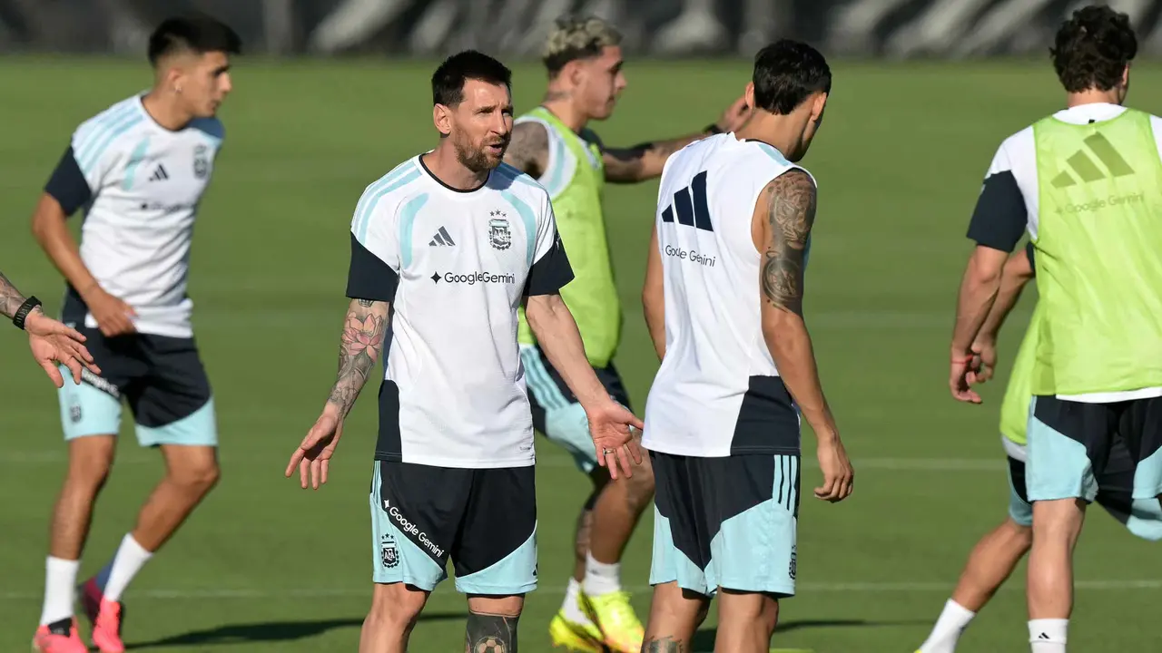 Argentina Andalkan Messi dan Lautaro Martinez untuk Hadapi Aljazair di Grup J
