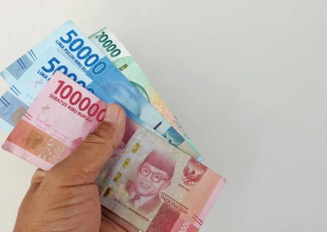 Nilai Tukar Rupiah Terkoreksi 15 Poin pada Awal Perdagangan Kamis
