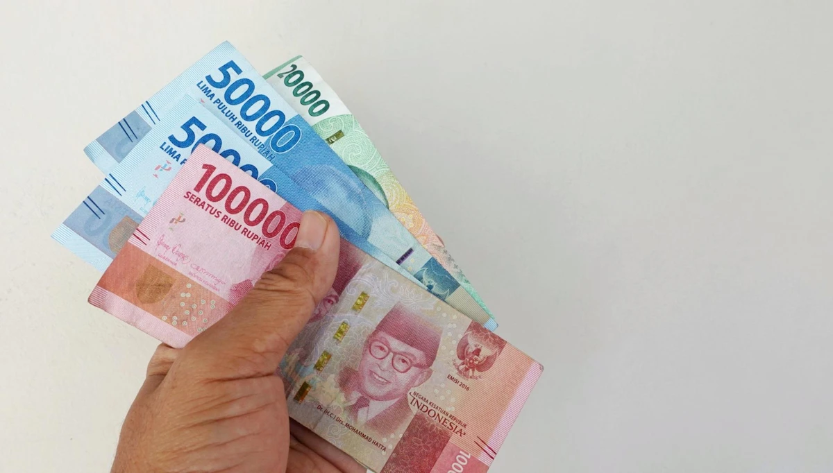 Nilai Tukar Rupiah Terkoreksi 15 Poin pada Awal Perdagangan Kamis