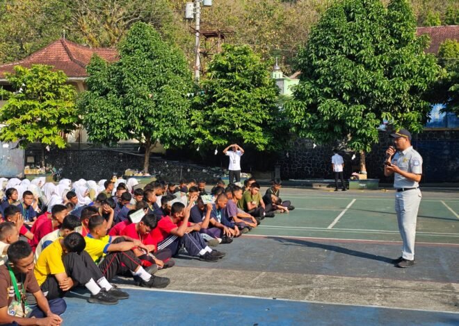 Jasa Raharja, Dishub, dan Satlantas Polres Wonogiri Edukasi Ratusan Pelajar SMA Negeri 3 Wonogiri untuk Menjadi Pelopor Keselamatan Berlalu Lintas