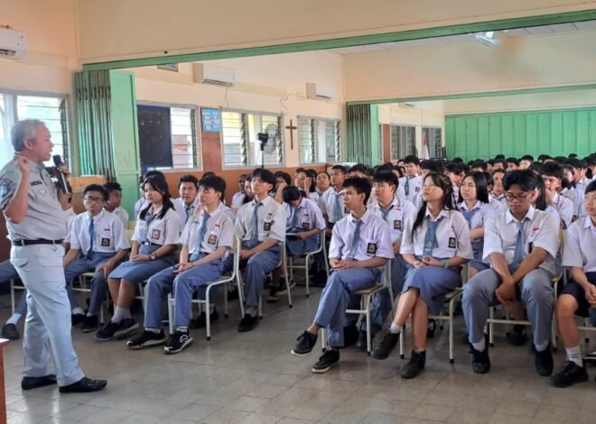Jasa Raharja Cabang Surabaya Dorong Budaya Tanggap Darurat melalui Pelatihan PPGD di SMA YBPK 1 Surabaya 