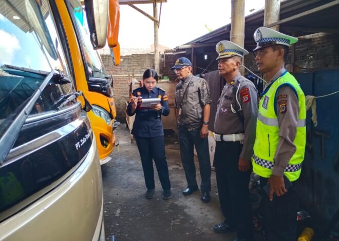 Jelang Peningkatan Mobilitas Wisata, Tim Gabungan Lakukan Ramp Check Bus Pariwisata di Bantul