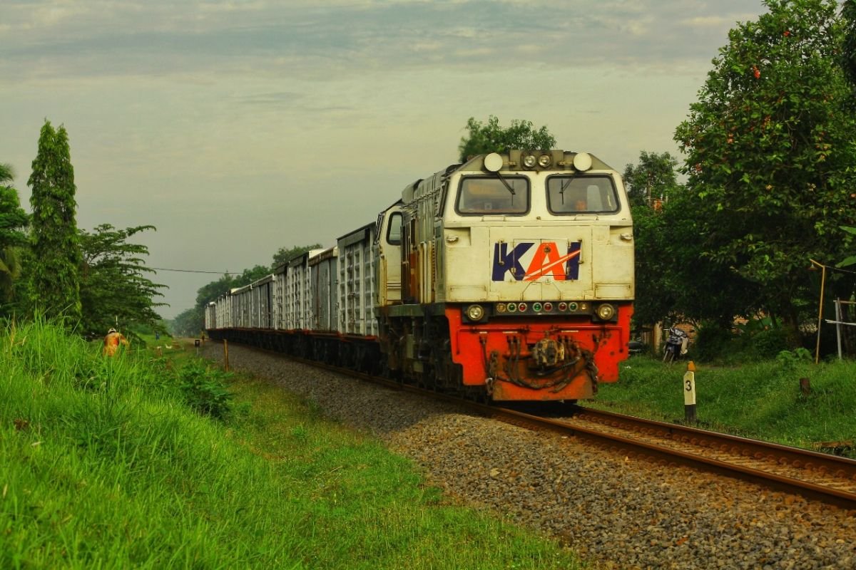 KAI Perkuat Logistik Nasional, Angkut 324.579 Ton Komoditas Perkebunan