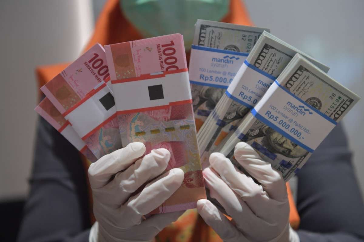 Awal Pekan, Rupiah Dibuka Melemah ke Level Rp17.992 per Dolar AS