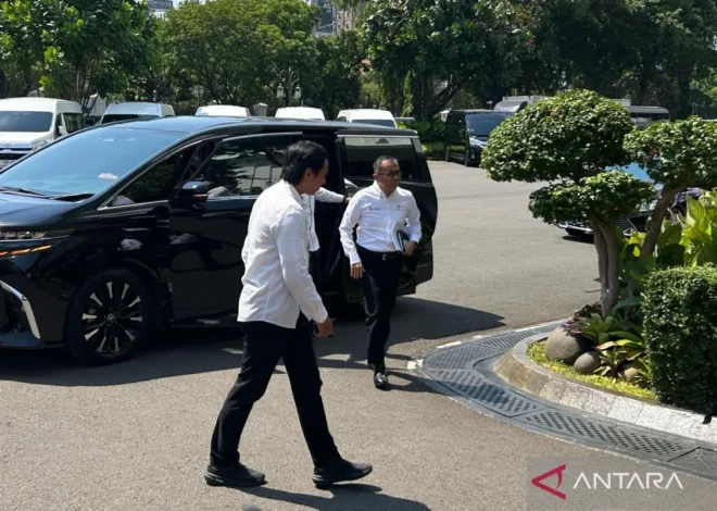 Prabowo Bahas Isu Strategis Pendidikan Tinggi, Mendiktisaintek Siapkan Data Pendukung Program Pemerintah