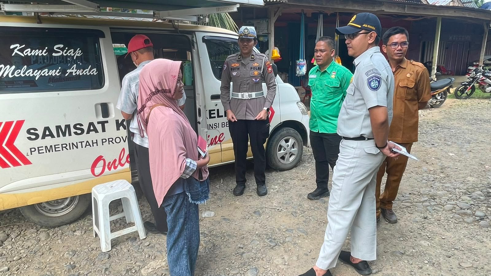 Jasa Raharja Bersama Tim Pembina Samsat Bengkulu Utara Gencarkan Sosialisasi Kepatuhan Pajak Kendaraan di Giri Mulya