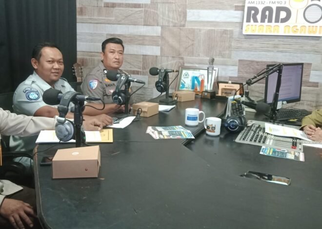 Jasa Raharja dan Tim Pembina Samsat Ngawi Perluas Sosialisasi Program Pembebasan Pajak Daerah Lewat Radio