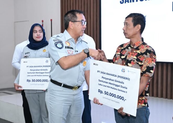 Jasa Raharja Serahkan Santunan kepada Ahli Waris Korban Kebakaran KM Mutiara Sentosa II