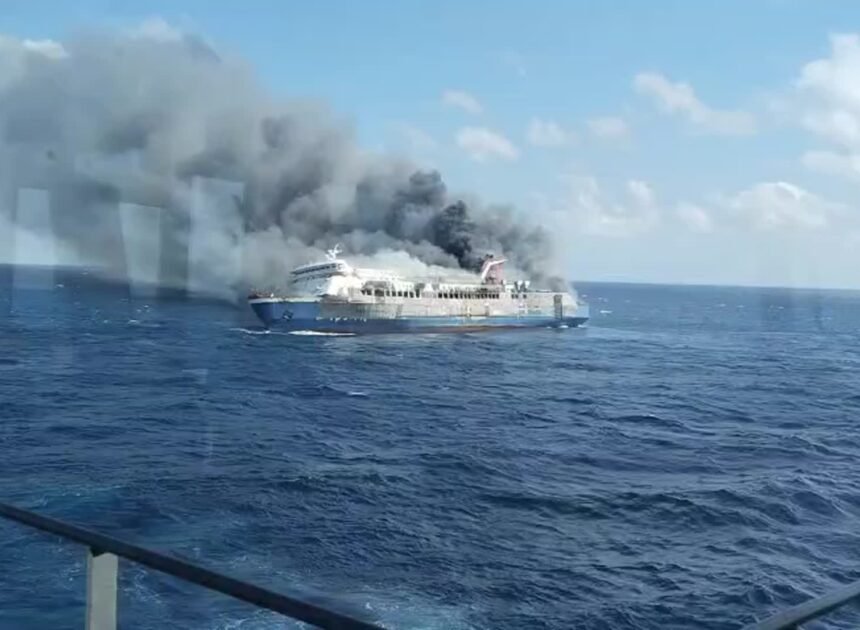 Evakuasi KM Mutiara Sentosa 2 Berlanjut, 62 Korban Menunggu Kapal Basarnas di Masalembu