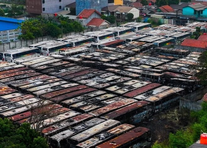 Pangkalan Bus di Cikarang Terbakar, 50 Bus Hangus dan Penyebab Diselidiki