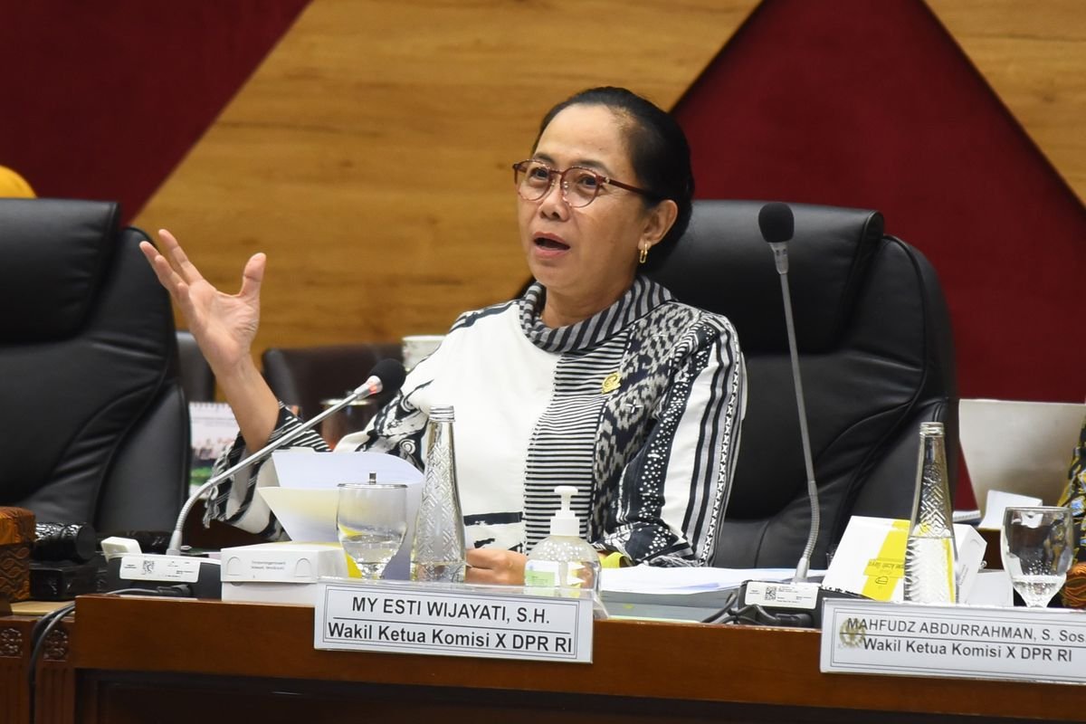 Komisi X DPR Usulkan Dana MBG Keluar dari Anggaran Pendidikan Sejak 2027