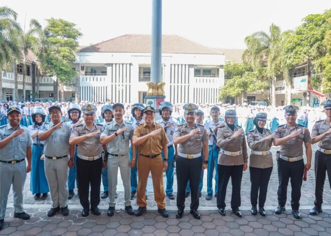 Safety Campaign di SMA Negeri 1 Jember, Satlantas Polres Jember dan Jasa Raharja Ajak Pelajar Disiplin Berlalu Lintas