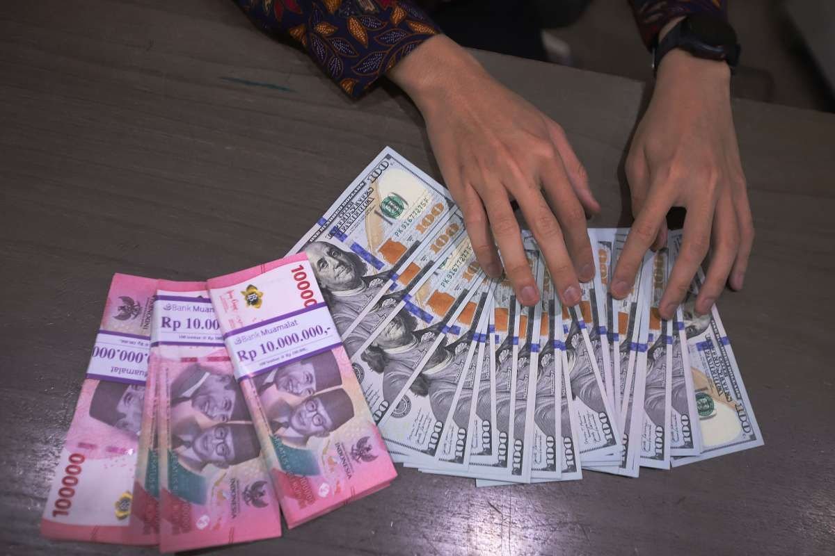 Rupiah Dibuka Melemah, Nilai Tukar Capai Rp17.795 per Dolar AS