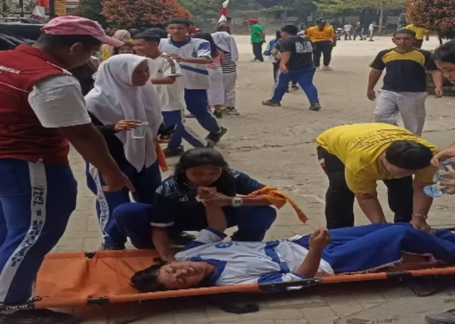 Suasana Panik di SMA Negeri 1 Berastagi, Ratusan Siswa Dilarikan ke Rumah Sakit Usai Makan MBG