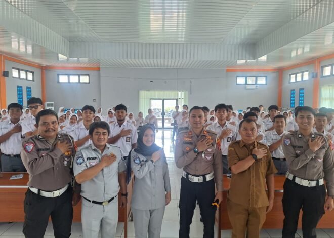 Jasa Raharja dan Satlantas Polresta Serang Kota Edukasi Pelajar SMA 2 Serang tentang Keselamatan Berlalu Lintas