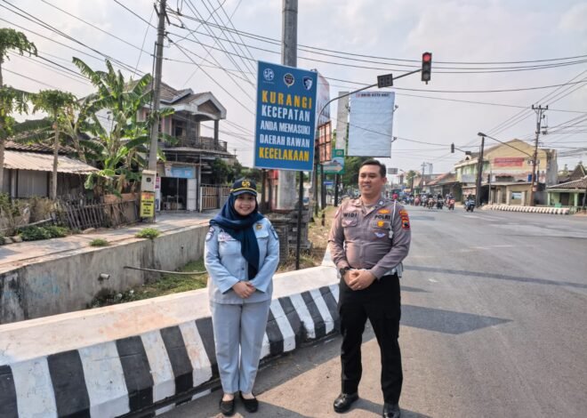 Perkuat Upaya Pencegahan Kecelakaan, Jasa Raharja Pasang Papan Himbauan di Sukoharjo
