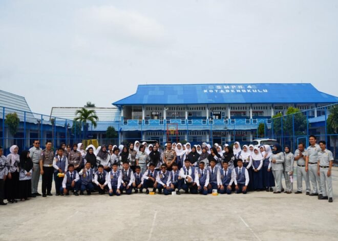 PT Jasa Raharja (Persero) Kanwil Bengkulu Ikuti Sosialisasi Aturan dan Budaya Tertib Berlalu Lintas di SMPN 4 Kota Bengkulu